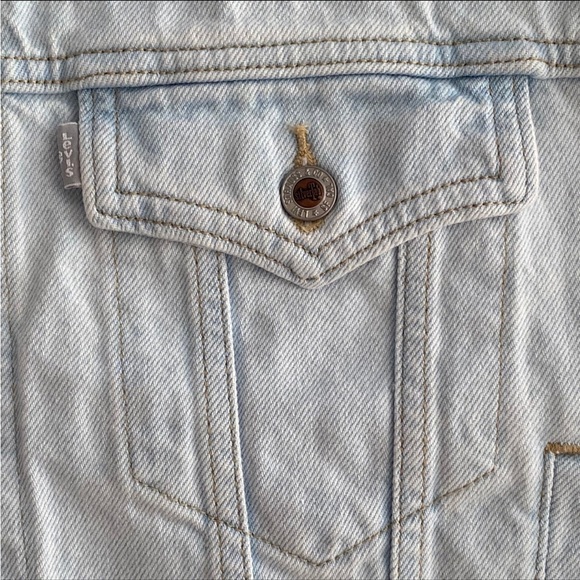 Levi's Silvertab Light Wash Cropped Trucker Jacket Women's Size Large, BRAND NEW - Picture 8 of 10